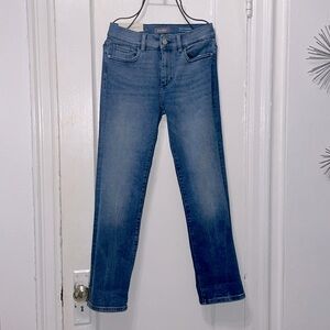 New with Tag | DL1961 Mara Straight Mid Rise